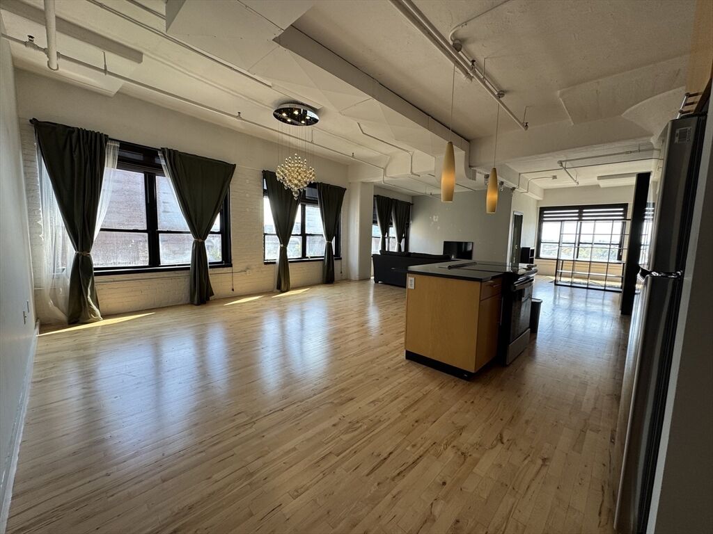 Property Photo: 210 Lincoln St 504 MA 02111