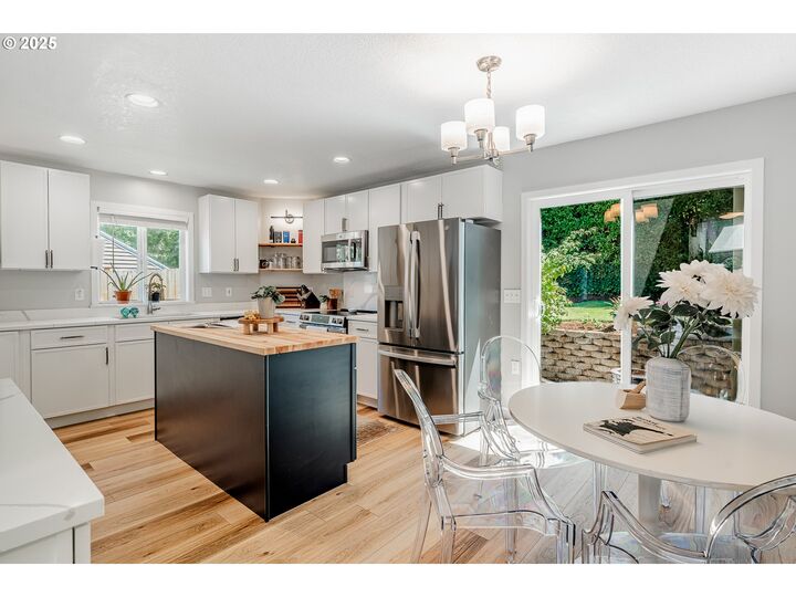 Property Photo:  4606 SW Martha St  OR 97221 