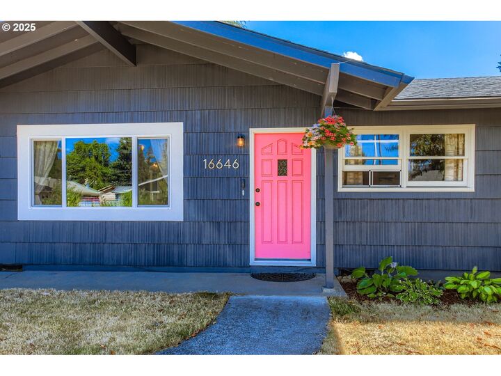Property Photo:  16646 SE Ankeny St  OR 97233 