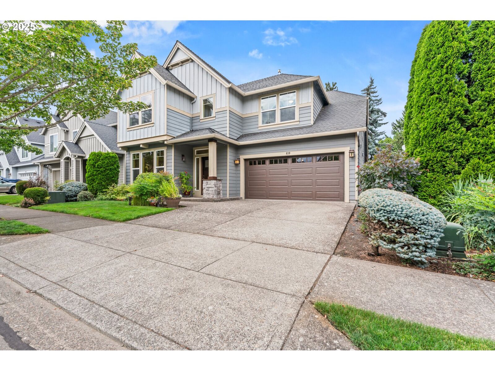 Property Photo: 839 SW Grant Way OR 97060