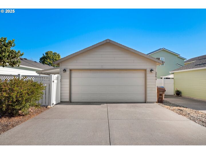 Property Photo:  20674 NE Shore View Dr  OR 97024 