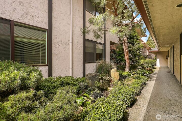 Property Photo:  1532 NW 195th Street 3  WA 98177 