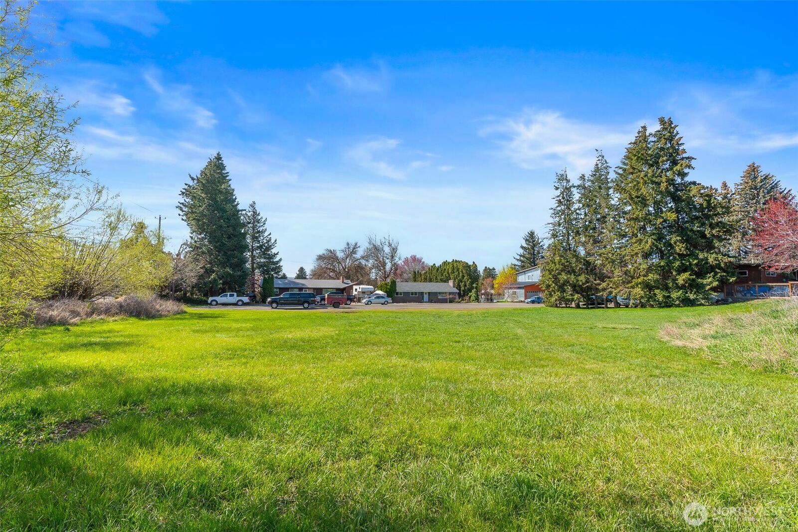 Property Photo:  2 E 2nd Avenue  WA 98926 