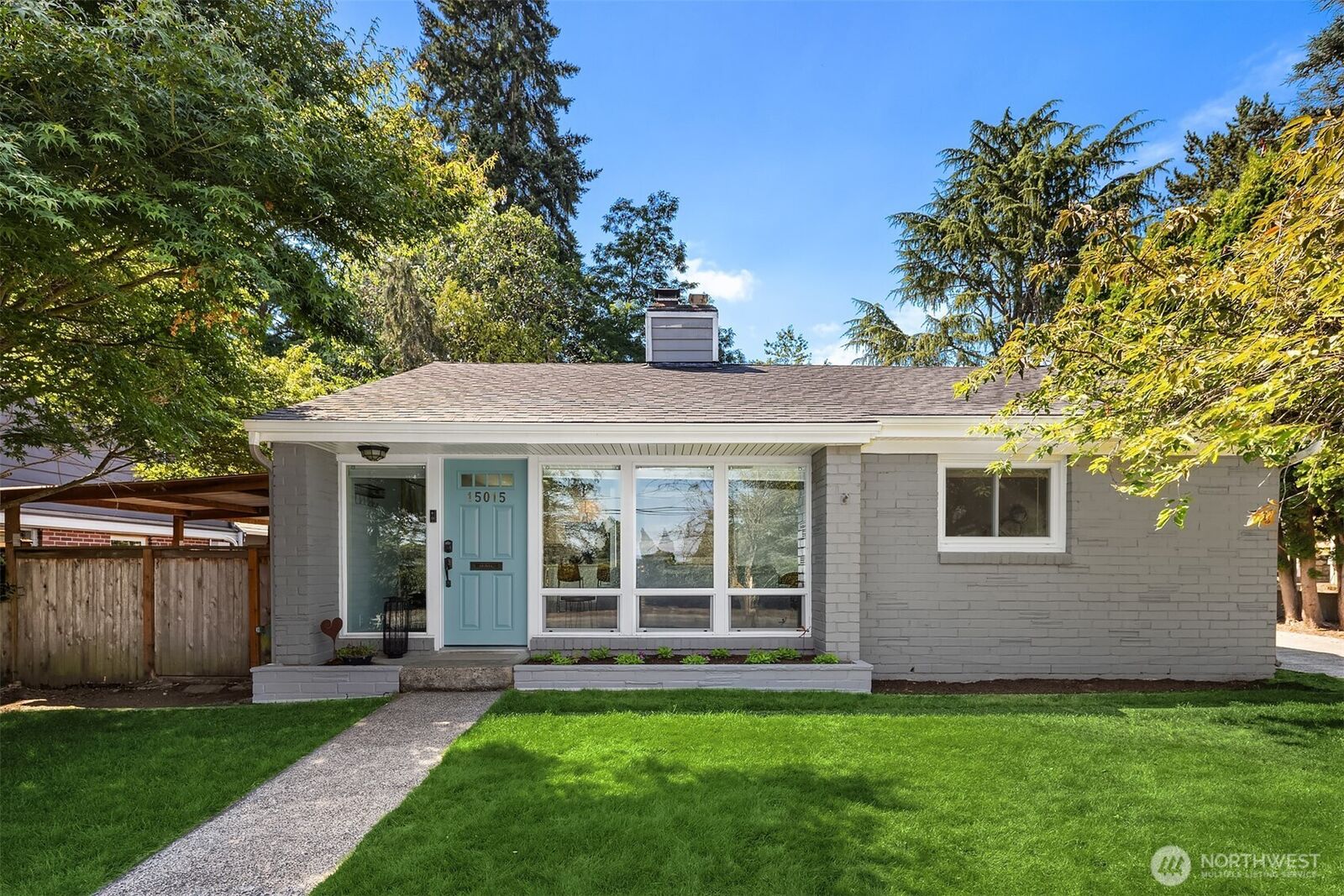 Property Photo:  15015  27th Avenue NE  WA 98155 