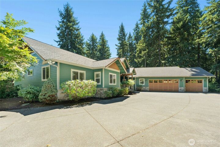 Property Photo:  22714  Country Drive E  WA 98338 