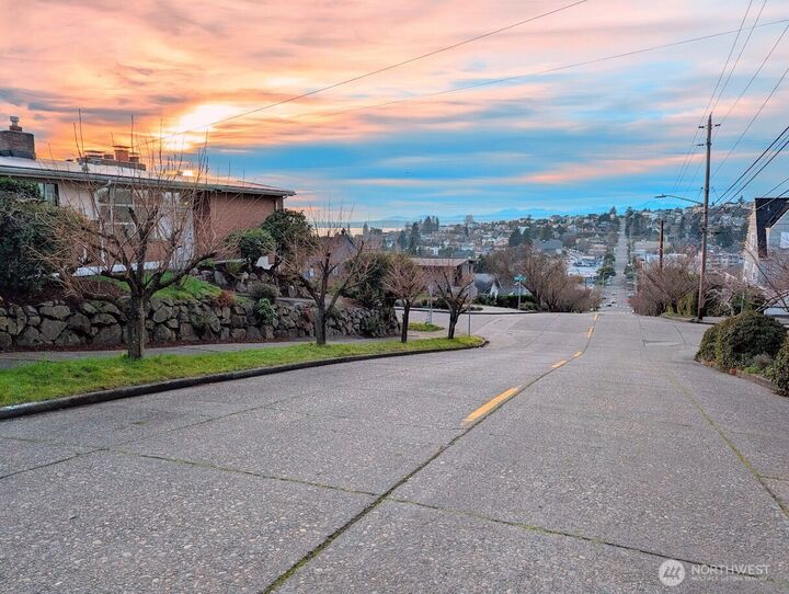 Property Photo: 2819 W McGraw Street WA 98199