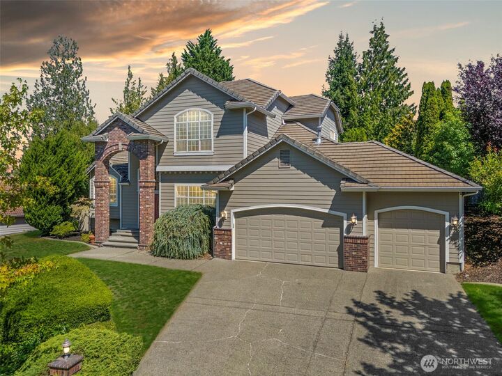 1811  Crystal Lane Loop SE  Puyallup WA 98374 photo