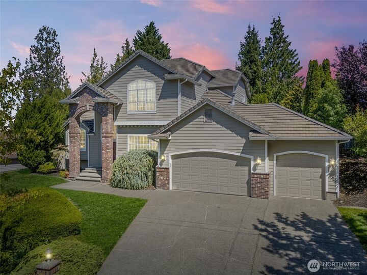 1811  Crystal Lane Loop SE  Puyallup WA 98374 photo