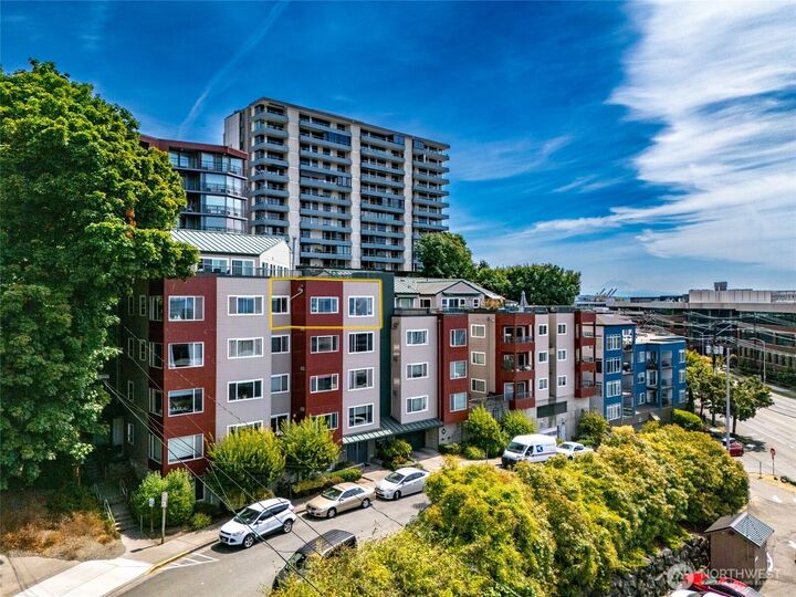 524  6th Avenue W 404  Seattle WA 98119 photo