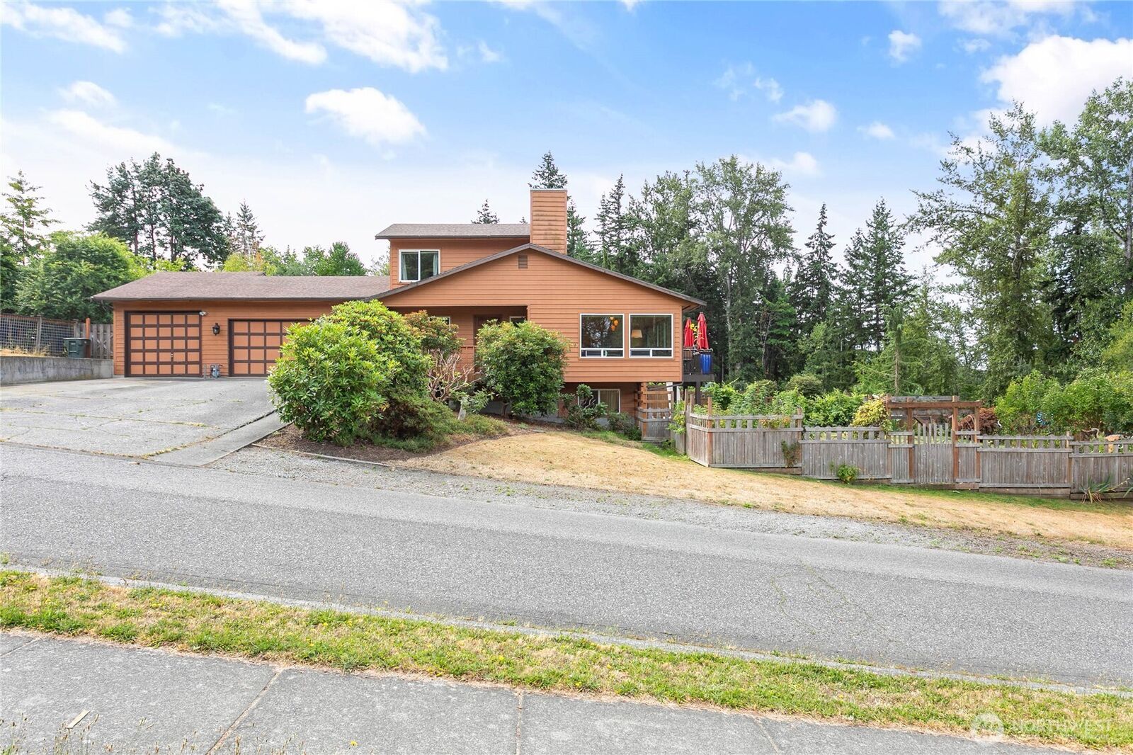 Property Photo:  3104 E Maryland Street  WA 98226 