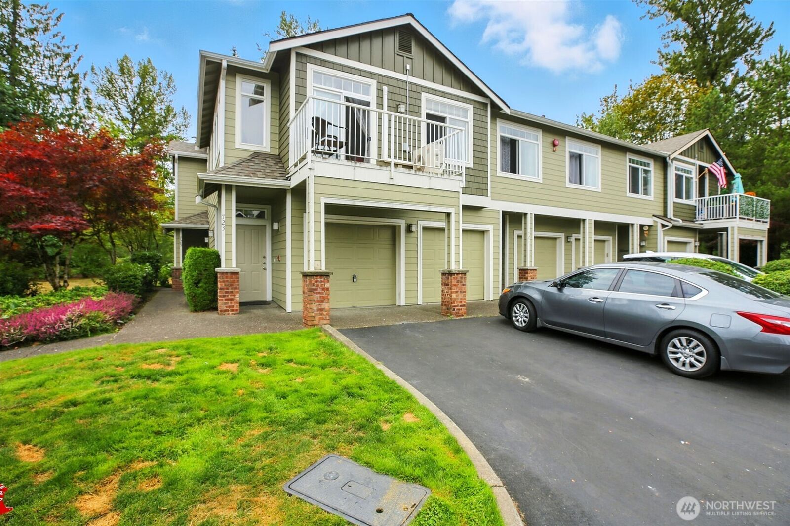 Property Photo:  723  241st Lane SE  WA 98074 