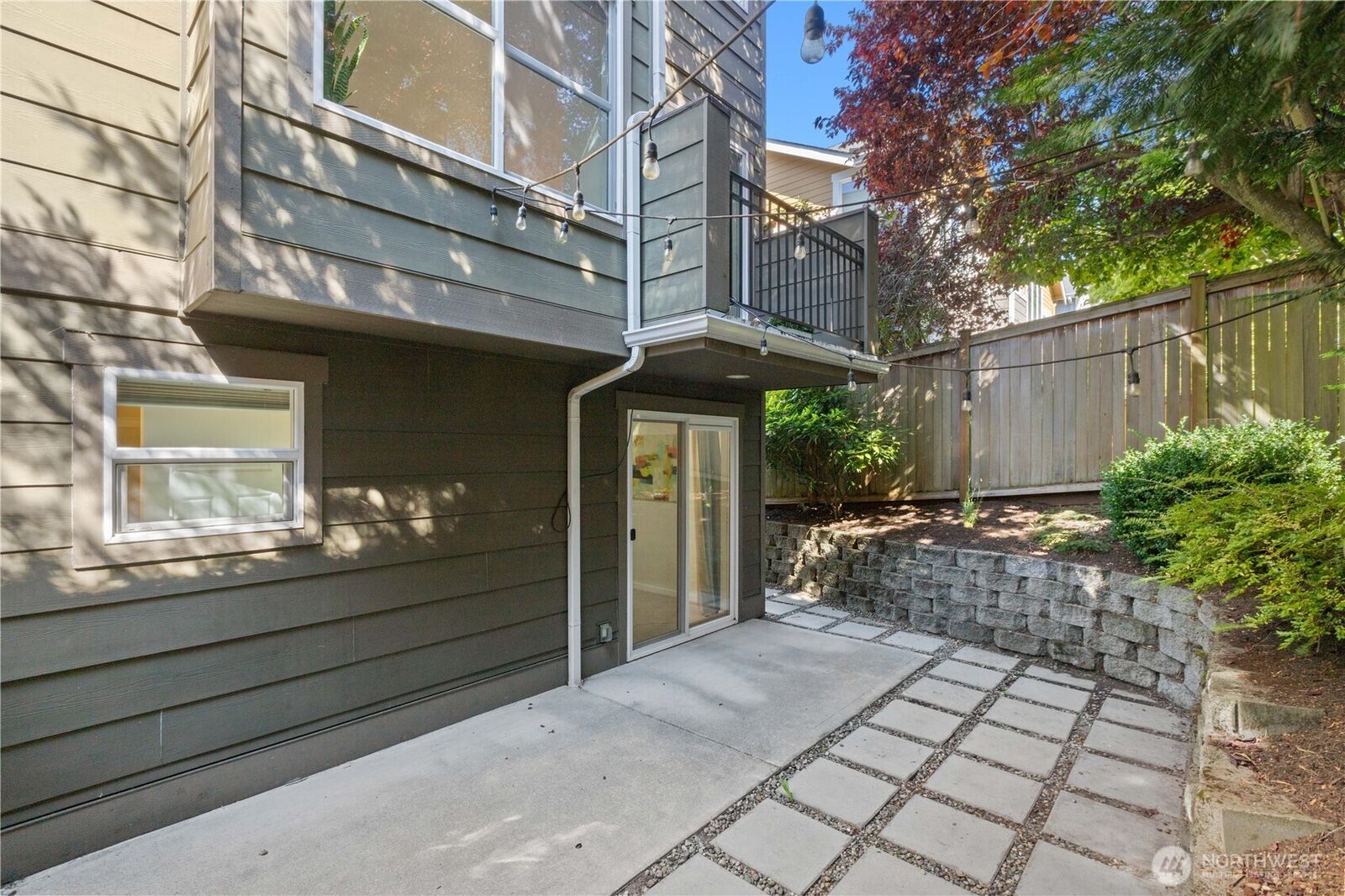 Property Photo:  3806  Interlake Avenue N B  WA 98103 