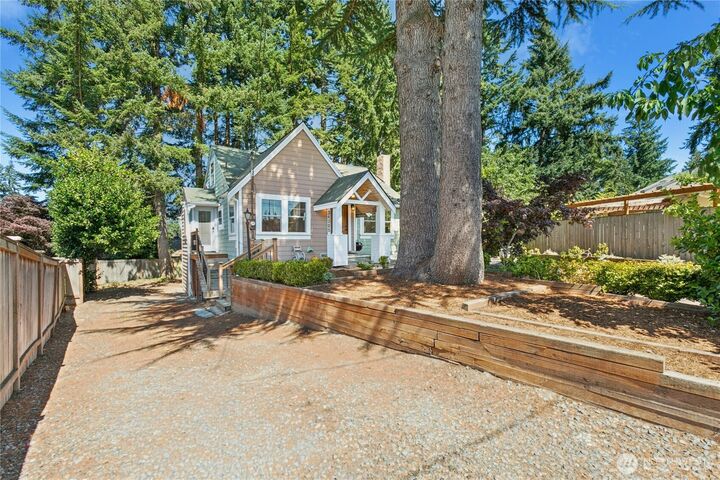 Property Photo:  24305  90th Avenue W  WA 98026 