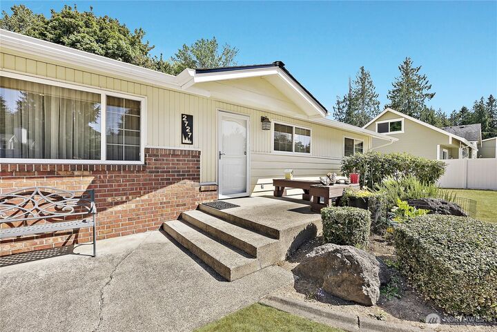 Property Photo: 2727 108th E WA 98372