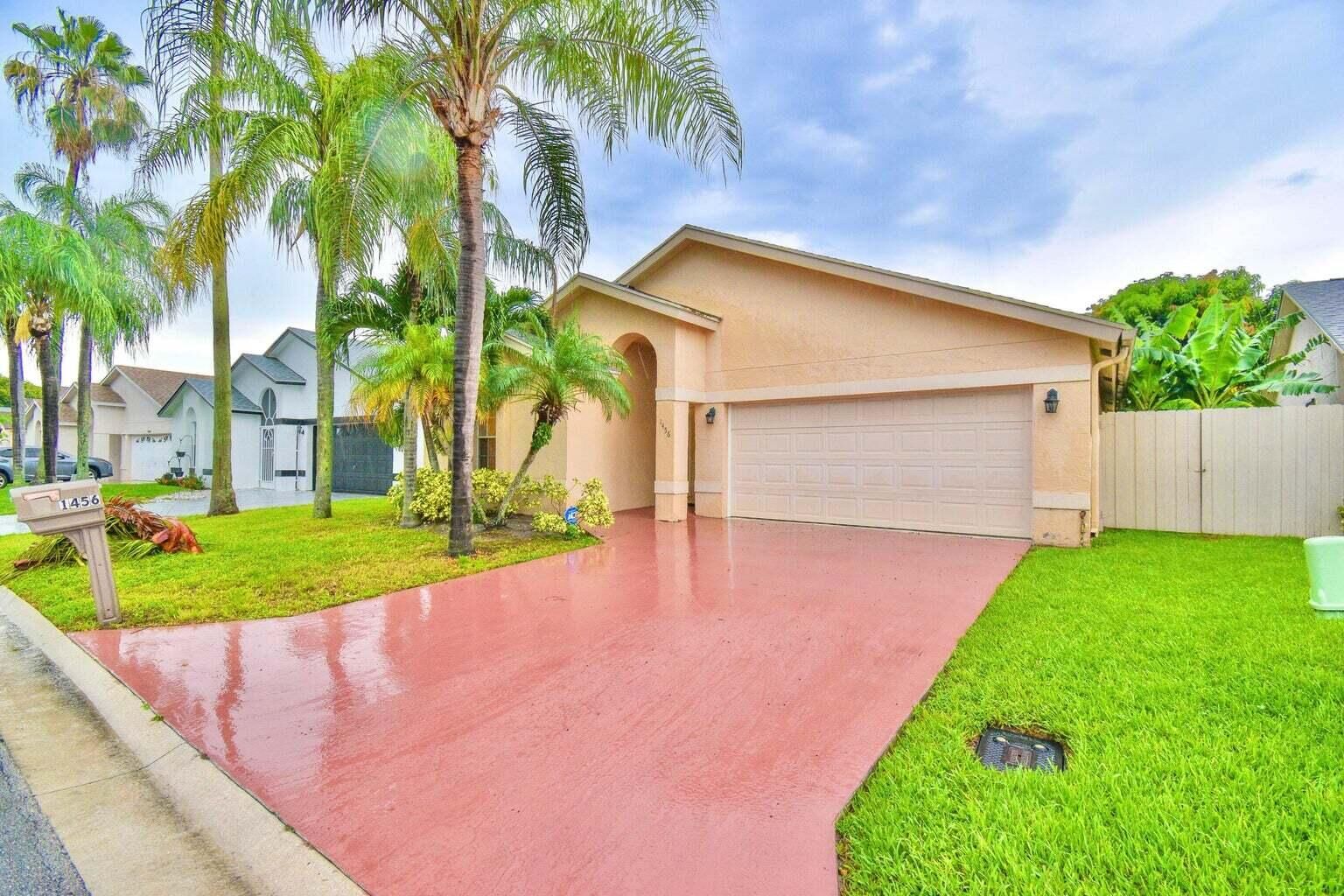 Property Photo:  1456 Waterway Cove Drive  FL 33414 