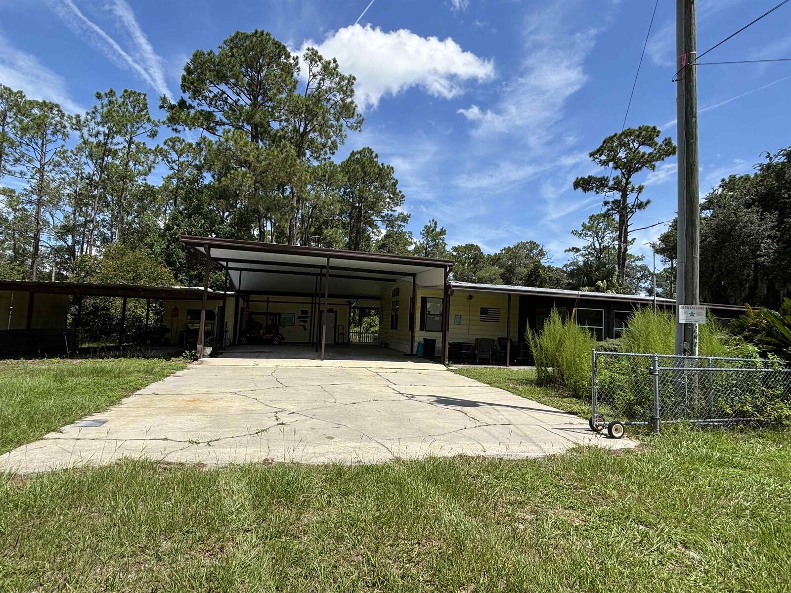 Property Photo: 206 June Ct FL 32112