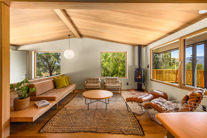 Property Photo: 313 E Villanova Road CA 93023
