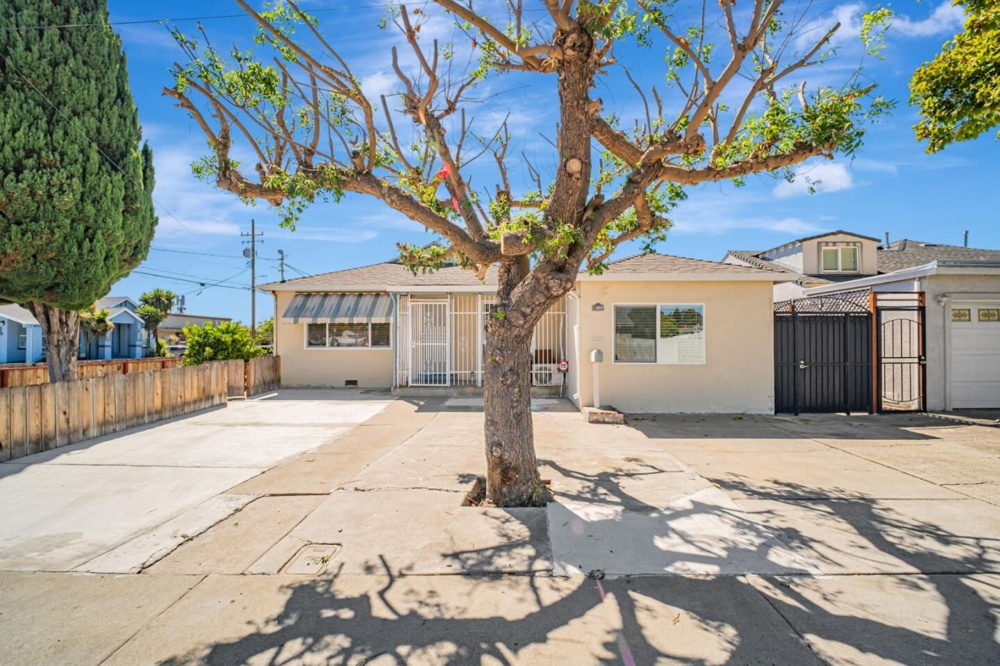 Property Photo:  14997 Edgemoor Street  CA 94579 
