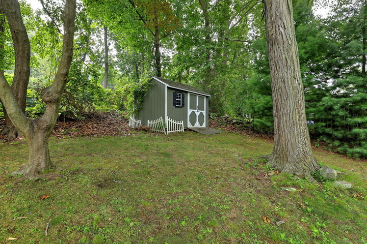 Property Photo:  81 Oriole Lane  CT 06460 
