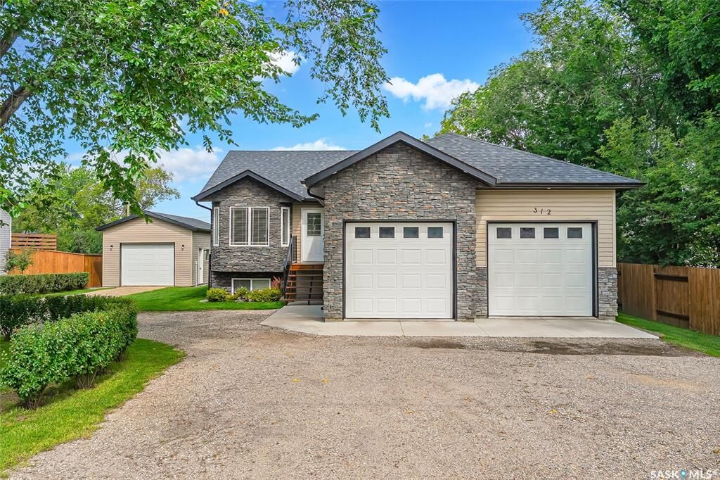 Property Photo:  312 2nd Avenue S  SK S0K 1Z0 