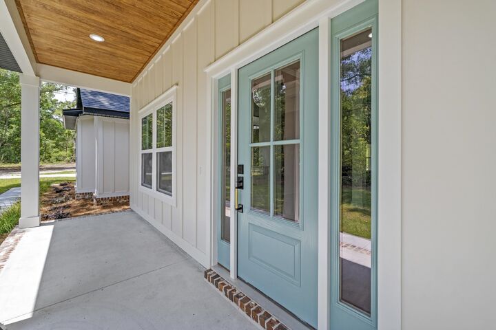 Property Photo: 5887 Williams Road FL 32311
