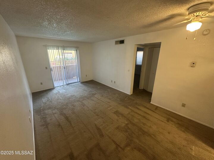 Property Photo:  1810 E Blacklidge Drive Unit912  AZ 85719 