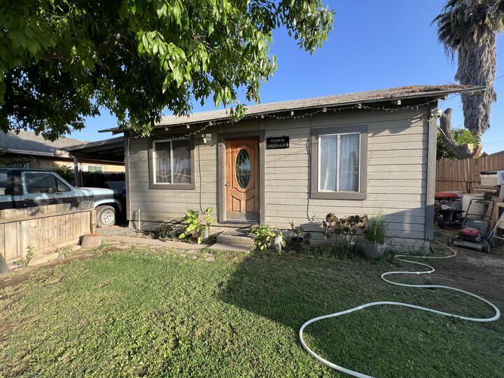 Property Photo:  12423 Bond Avenue  CA 93615 