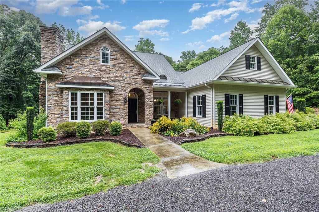 Property Photo:  206 Deacon Way  NC 27028