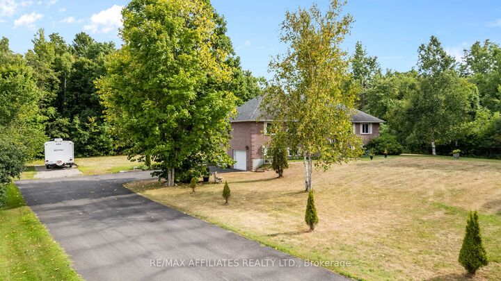 Photo de la propriété: 259 Golf Club Road ON K7A 4S5