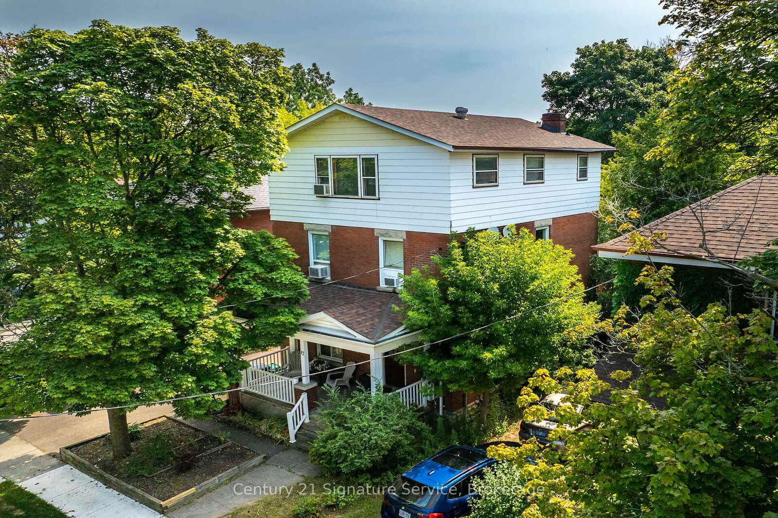 Property Photo: 17 Fleming Avenue W ON L6Y 1J9