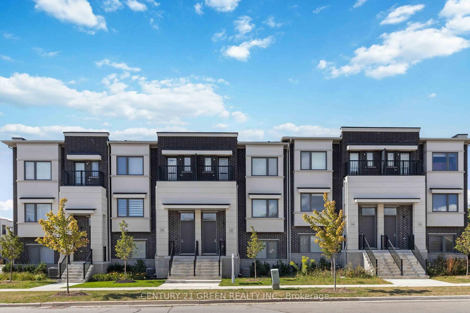 Photo de la propriété:  142 Landsbridge Street  ON L7E 2E1 