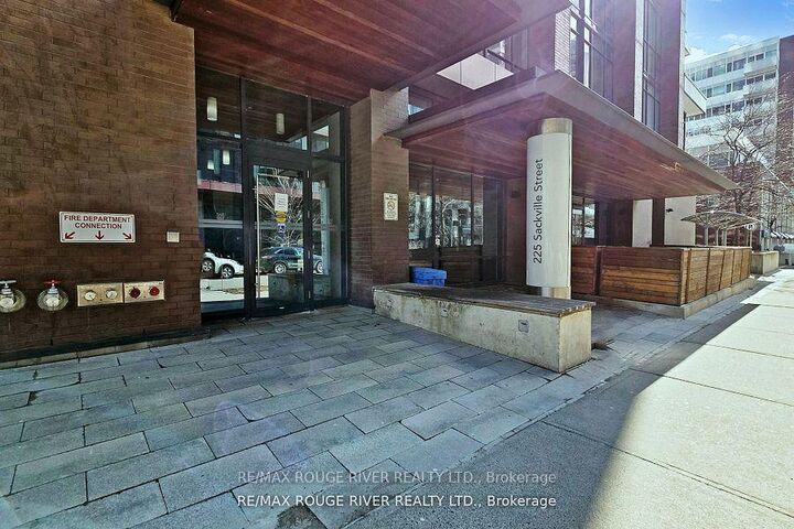 Property Photo:  225 Sackville (Lease) Street 908  ON M5A 0B9 