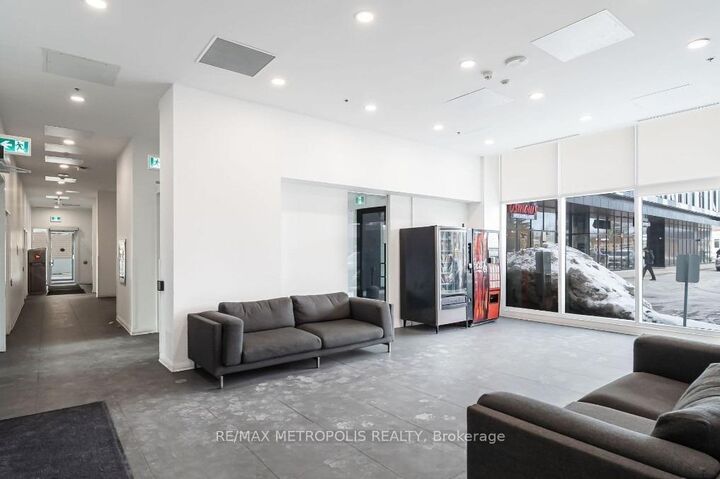 Property Photo: 1900 Simcoe Street N 413 ON L1G 4Y3