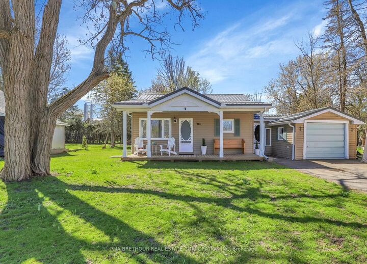 Property Photo:  112 Drummond Street W  ON K0G 1N0