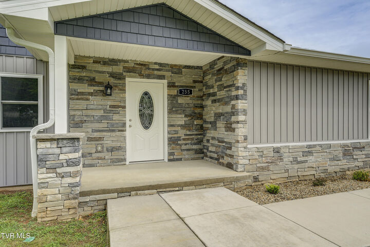 Property Photo:  255 Rock House Road  TN 37601 