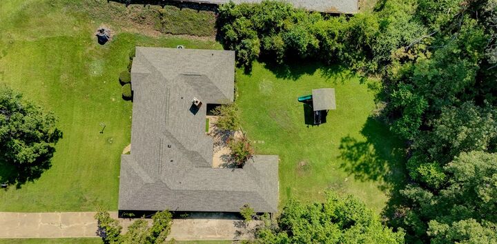 Property Photo:  412 Elmwood St  MS 39180 