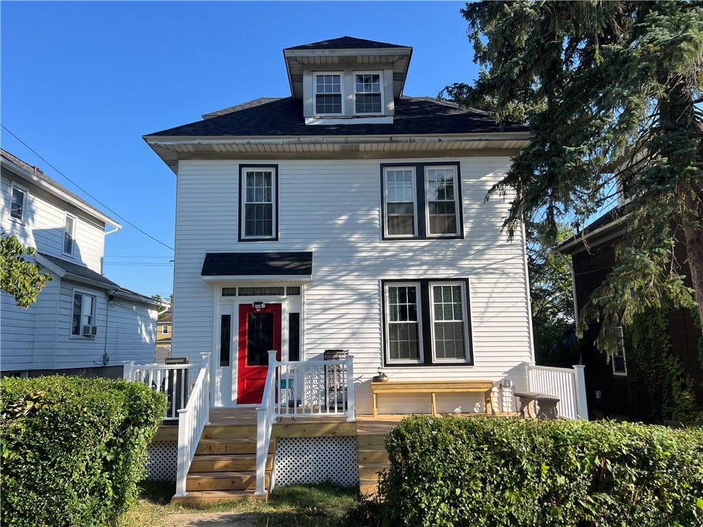 Property Photo:  722 Ellsworth Ave  PA 15644 