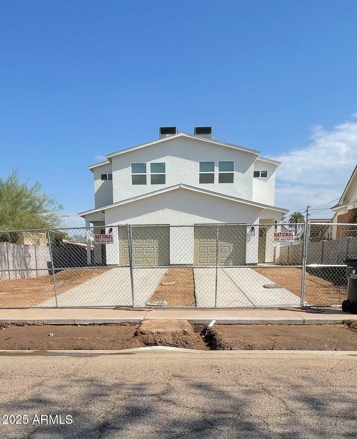 2006 W Madison Street  Phoenix AZ 85009 photo