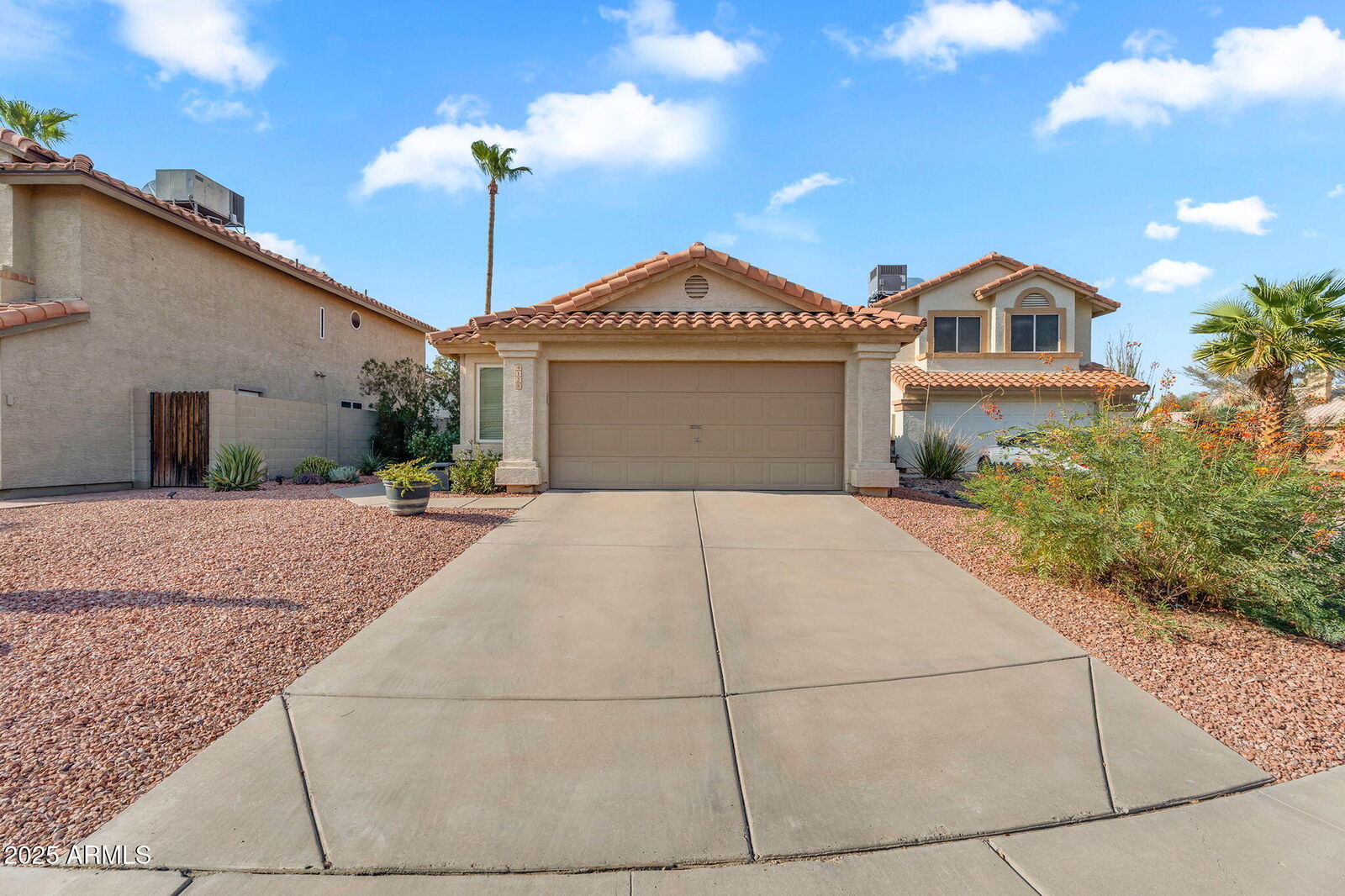 Property Photo:  4128 E Woodland Drive  AZ 85048 