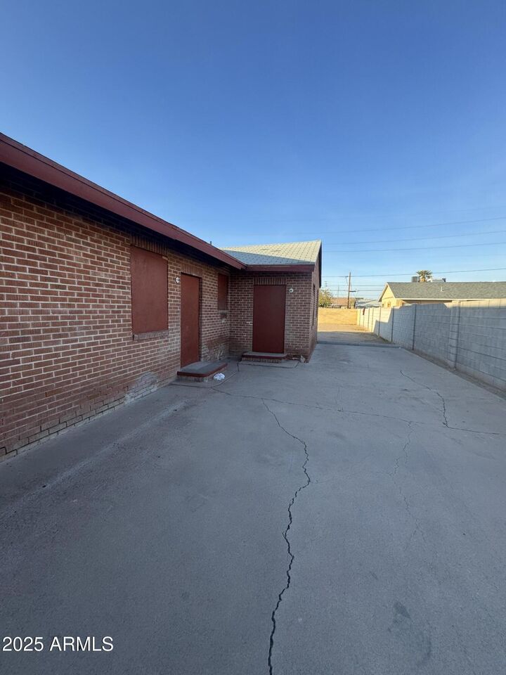 Property Photo:  2230 E Taylor Street  AZ 85006 