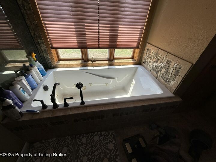Property Photo: 304 12th Street NE ND 58623