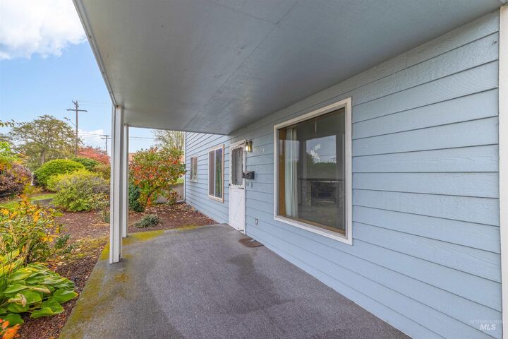 Property Photo: 1624 18th Avenue ID 83501