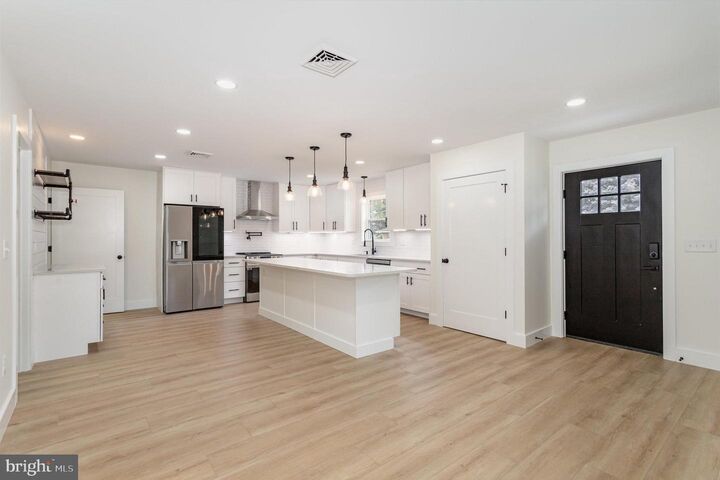 Property Photo:  613 E Keller Street  PA 17055 
