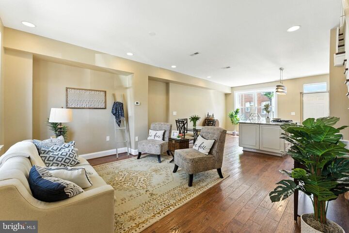Property Photo:  229 Ascot Place NE  DC 20002 