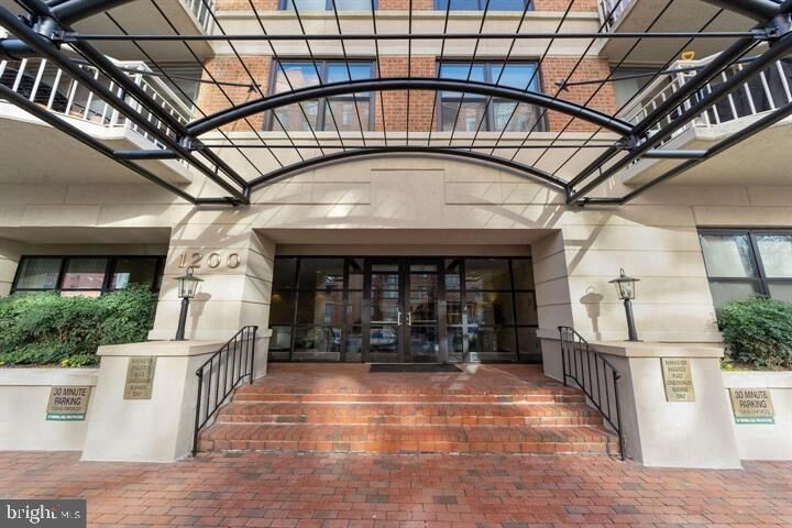 Property Photo: 1200 Braddock Place 209 VA 22314