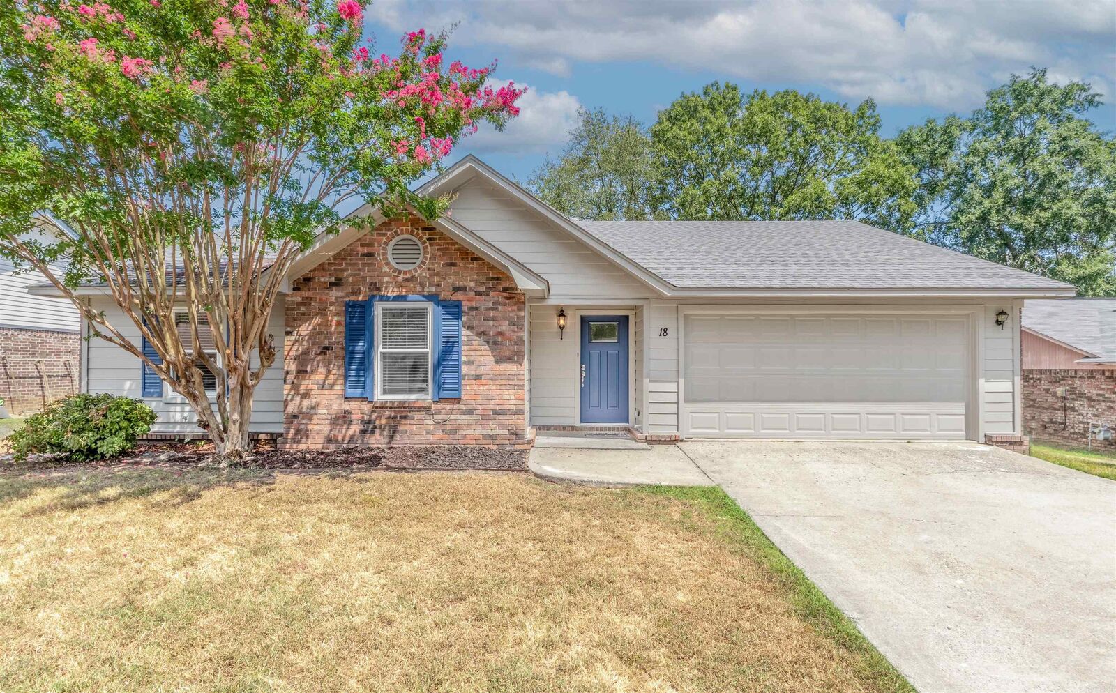 Property Photo:  18 Manchester Dr.  AR 72034 