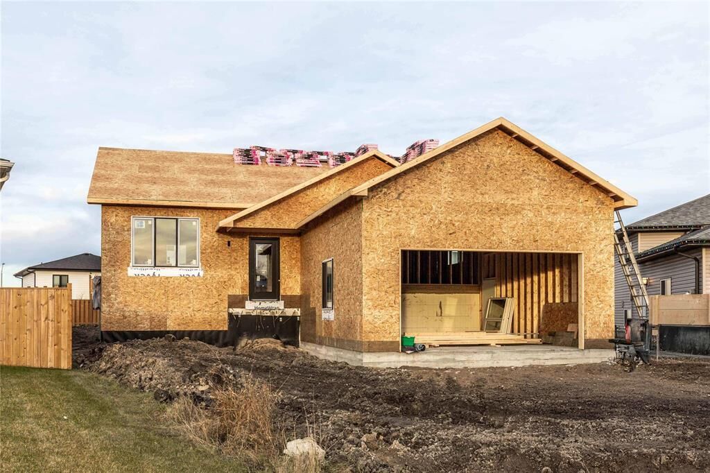 Property Photo: 32 Becki Cove MB R0A 0V2