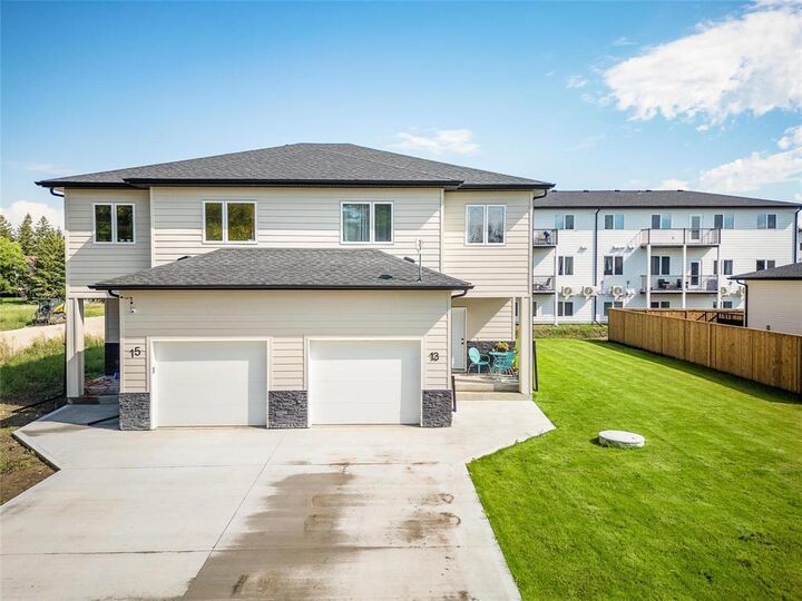 Property Photo:  13 Church Street  MB R0E 2B0 