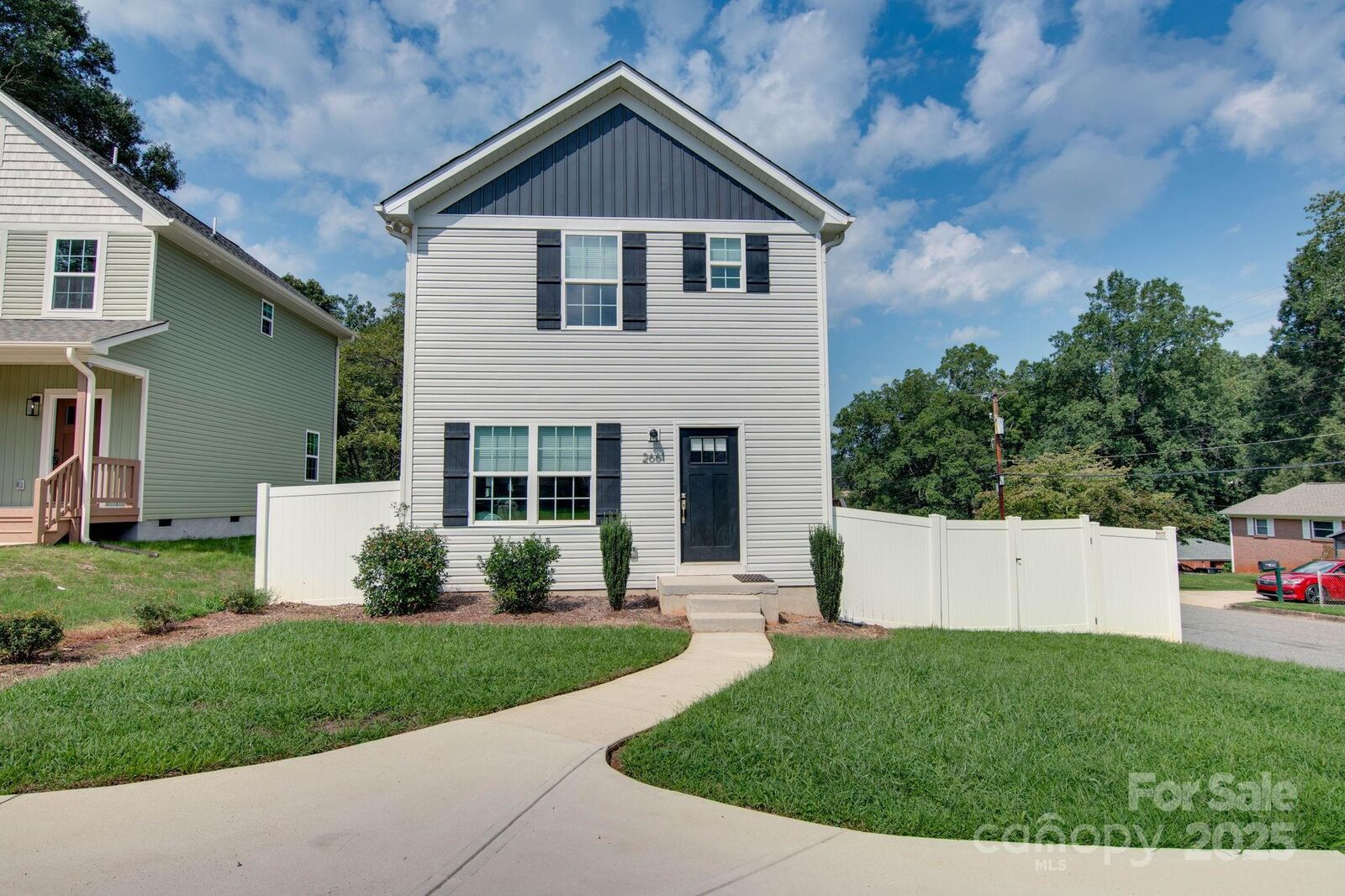 Property Photo: 2661 N Ashe Avenue NC 28658