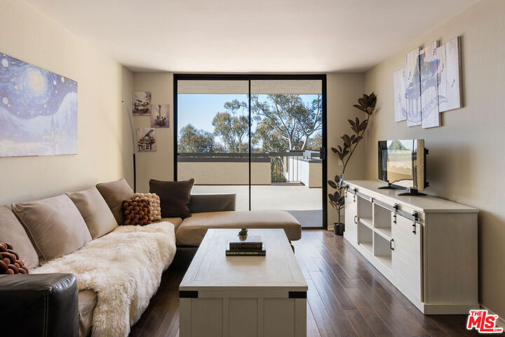 Property Photo:  4040 Via Marisol  CA 90042 